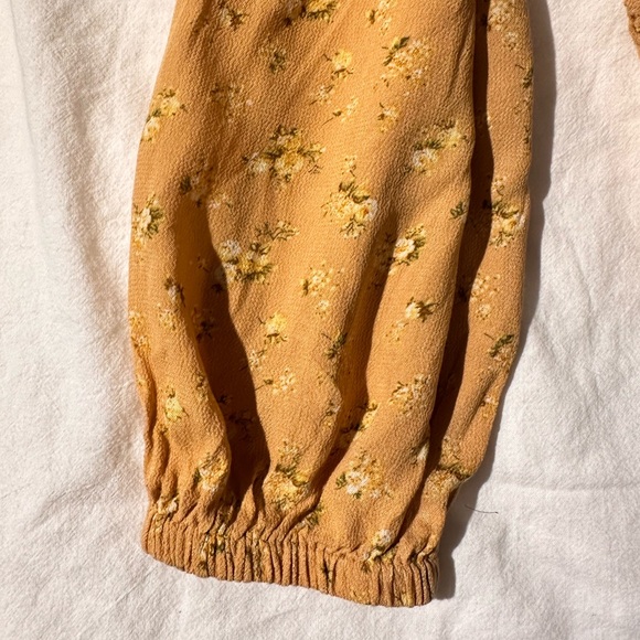 American Eagle Yellow Floral Crop Top - Picture 7 of 10